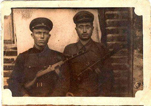 Yukhim Podolsky (rechts), 1942. © Anatoly Podolsky