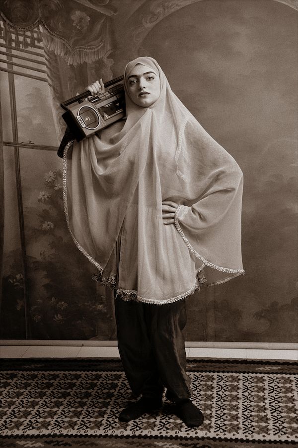 Shadi Ghadirian, aus der Serie „Qajar“, 1998, © Shadi Ghadirian courtesy of Silk Road Gallery http://www.silkroadartgallery.com/