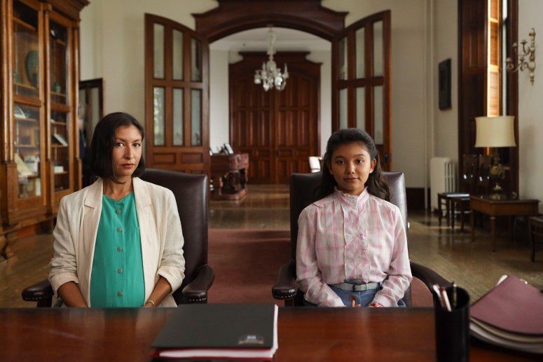 Filmstill: Beans (Kiawentiio) und ihre Mutter (Rainbow Dickerson). Regie: Tracey Deer, Kanada 2020. Berlinale, Generation 2021, © Sébastien Raymond.