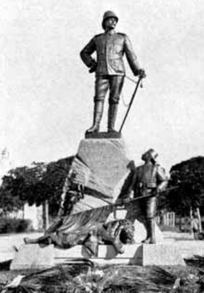 The Wissmann Monument in Dar es Salaam, 1908