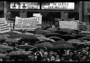 Demonstration von 10000 Textilarbeitern in Bonn, Marktplatz 13.12.1973, © J.H. Darchinger/Friedrich-Ebert-Stiftung 
