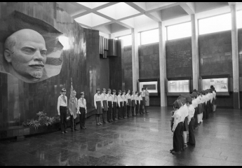 "Pavilion-museum Vladimir Lenin's Funeral Train". Third-form schoolchildren from School No 54 (Moskvoretsky District, Moscow) 1984