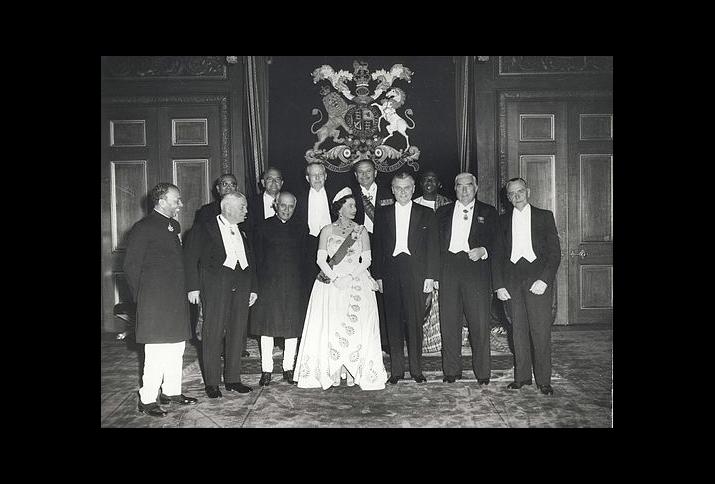 Photograph of Queen Elizabeth II and Commonwealth leaders
