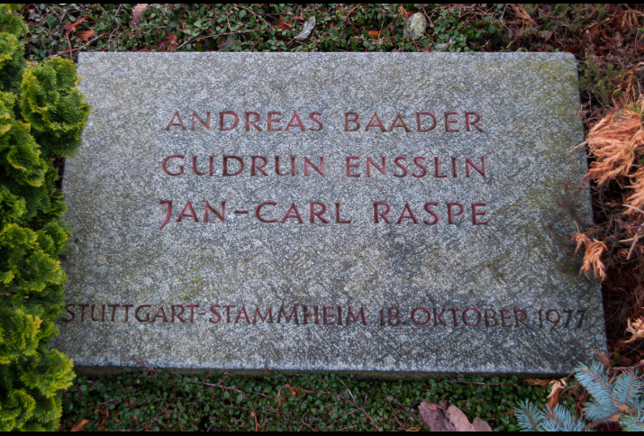 Grabstein des Gemeinschaftsgrabs von Andreas Baader, Gudrun Ensslin und Jan-Carl Raspe