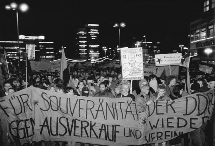 Berlin, Demonstration gegen die Wiedervereinigung