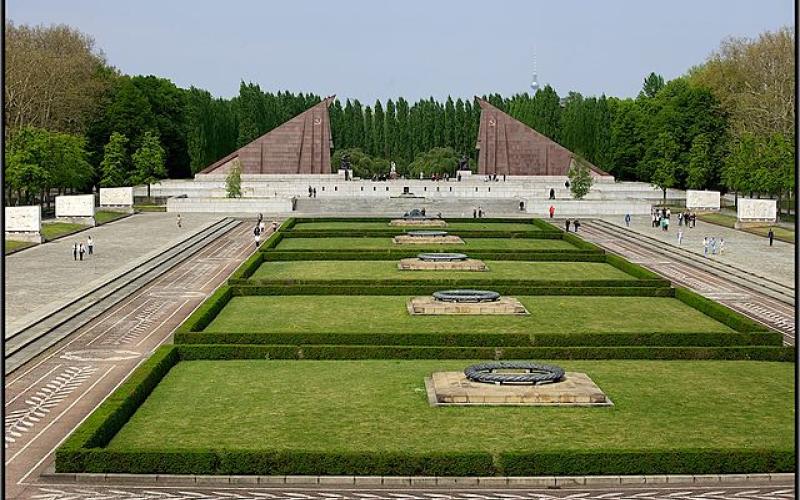 © Oleg Seifert | WikimediaCommons CC BY 3.0. Titel: Sowjetisches Ehrenmal, Berlin, Treptower Park