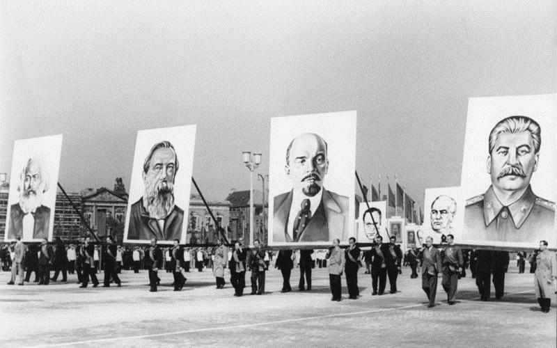 Berlin, Marx-Engels-Platz, Demonstration am 1. Mai 1953.