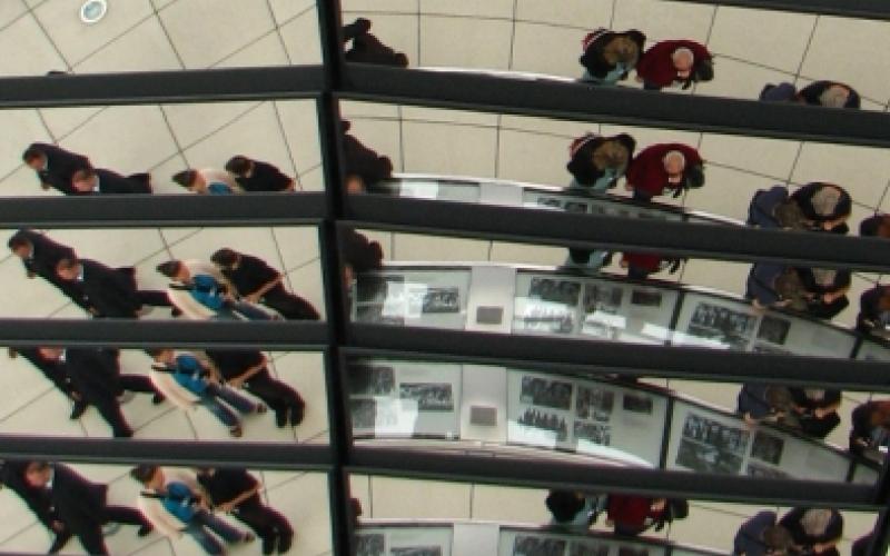 Reflexionen in der Kuppel des Reichstagsgebäudes
