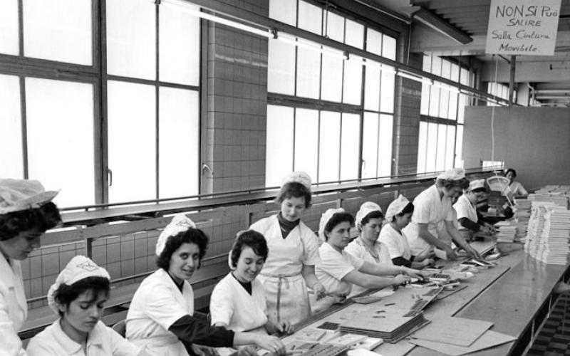 Italienische „Gastarbeiterinnen“ in der Kölner Schokoladenfabrik Stollwerck