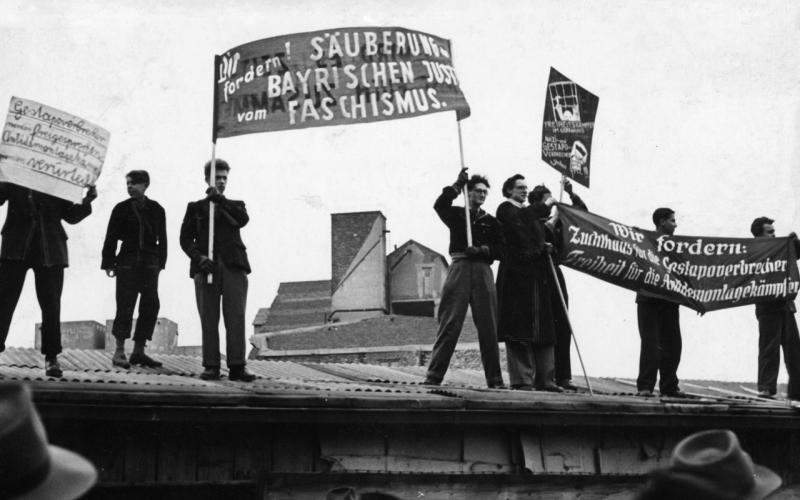 Protest gegen den Freispruch von leitenden Gestapo-Beamten, München, 1950