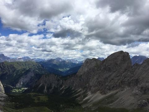 Bergpanorama in den Südtiroler Dolomiten (2017). Eigene Aufnahme.