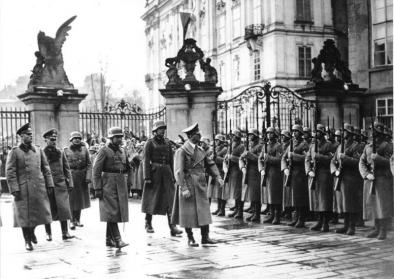 Adolf Hitler auf der Prager Burg am 15.3.1939