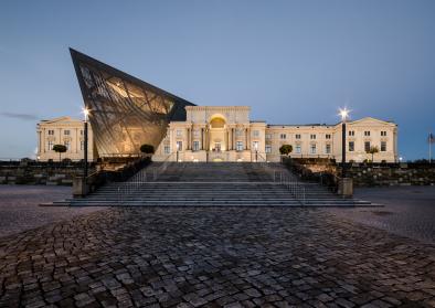 Dresden’s Military History Museum. © User: Maciek Lulko, Dresden, 9. 11.2013. Quelle: Flickr (CC BY-NC 2.0) Dresden’s Military History Museum. © User: Maciek Lulko, Dresden, 9. 11.2013. Quelle: Flickr (CC BY-NC 2.0)