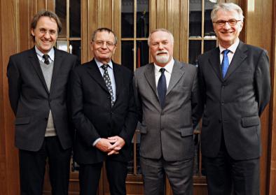 Klaus-Dietmar Henke, Jost Dülffer, Rolf-Dieter Müller und Wolfgang Krieger (v.l.n.r.) Gruppenbild der Historikerkommission des BND