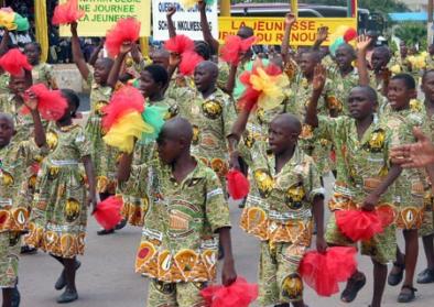 Cameroon celebrates its 50th anniversary © UN Africa Renewal / Ernest Harsch | flickr CC BY-NC-SA 2.0