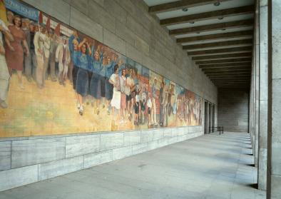 Wandbild "Aufbau der Republik" von Max Lingner in der Vorhalle des Detlev-Rohwedder-Hauses in Berlin Wandbild "Aufbau der Republik" von Max Lingner in der Vorhalle des Detlev-Rohwedder-Hauses in Berlin