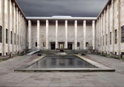 Das Hauptgebäude des Nationalmuseums in Warschau, Urheber: User Muzeum Narodowe w Warszawie, Eigenes Werk, GFDL, 2010 Quelle: Wikimedia Commons (CC-BY-SA-4.0) Das Hauptgebäude des Nationalmuseums in Warschau, Urheber: User Muzeum Narodowe w Warszawie, Eigenes Werk, GFDL, 2010 Quelle: Wikimedia Commons (CC-BY-SA-4.0)