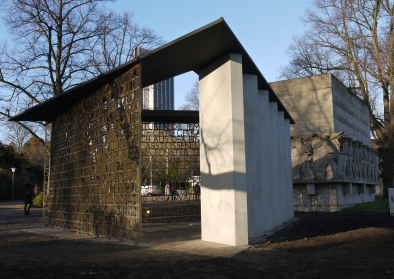 Gedenkort für Deserteure und andere Opfer der NS-Militärjustiz zwischen Stephansplatz und Dammtor, Hamburg © Claudia Bade, 2015 Gedenkort für Deserteure und andere Opfer der NS-Militärjustiz zwischen Stephansplatz und Dammtor, Hamburg © Claudia Bade, 2015