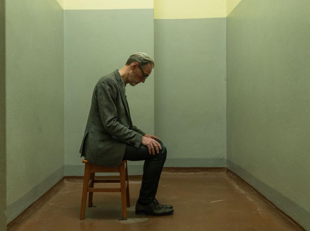 Protagonist Peter Keup im ehemaligen Stasigefängnis in Dresden