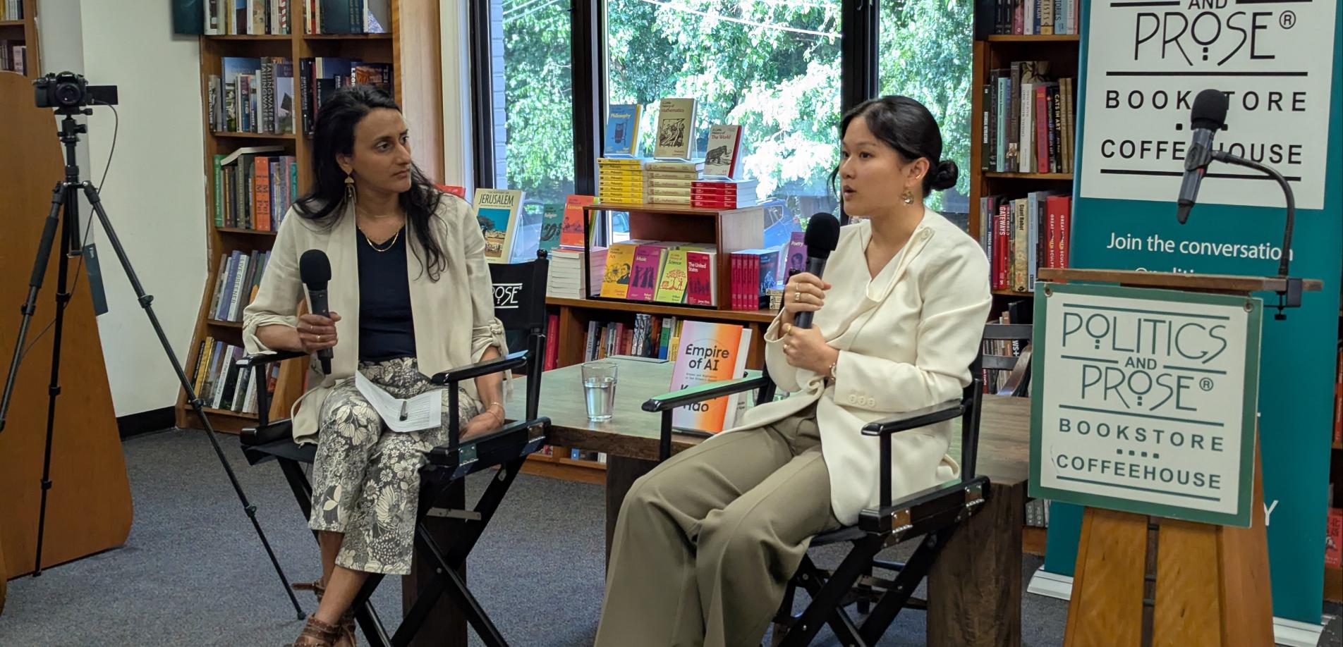 Karen Hao spricht über "Empire of AI Dreams and Nightmares in Sam Altman's OpenAI" bei Politics and Prose mit Bina Venkataraman.