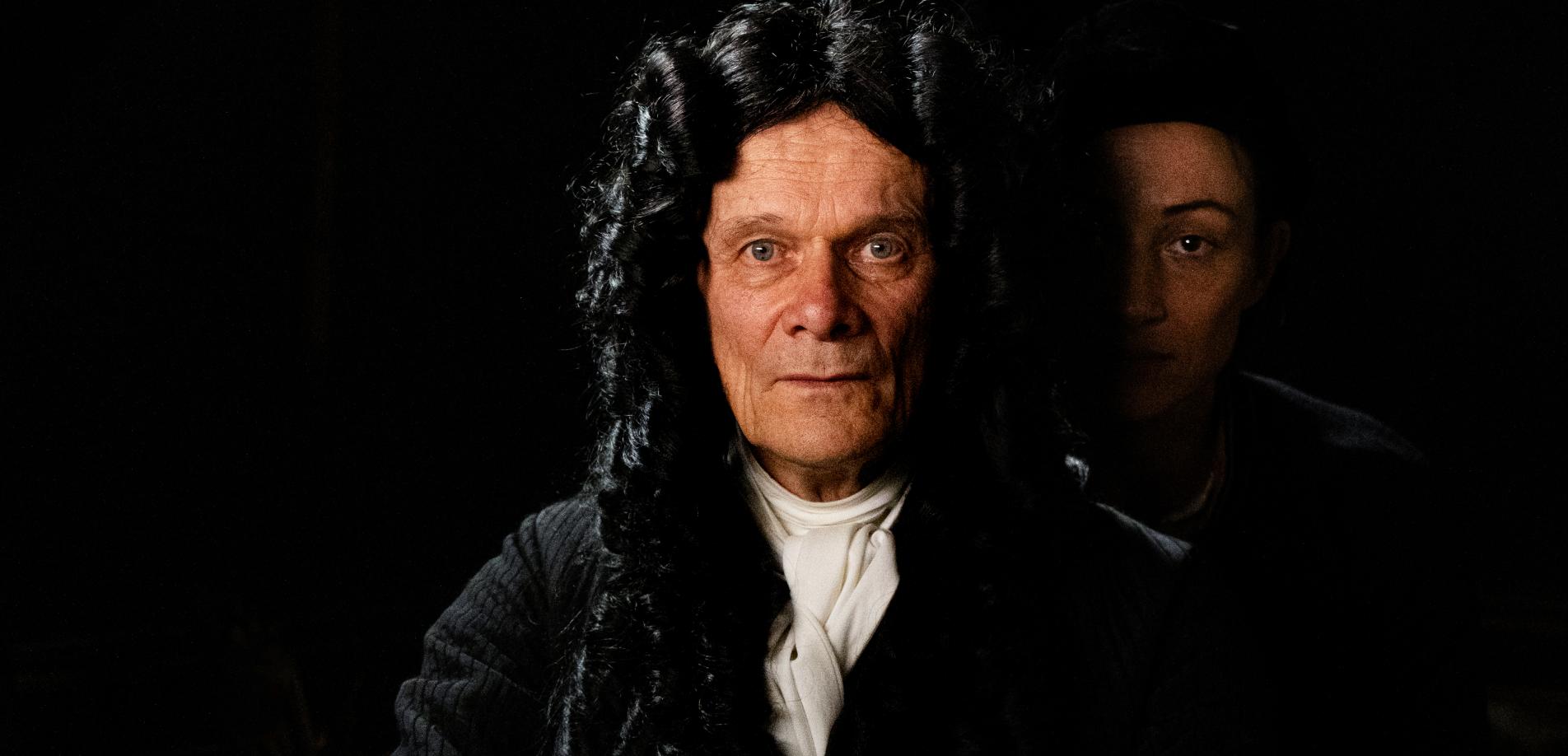 Gottfried Wilhelm Leibniz (Edgar Selge). Foto: Ella Knorz 