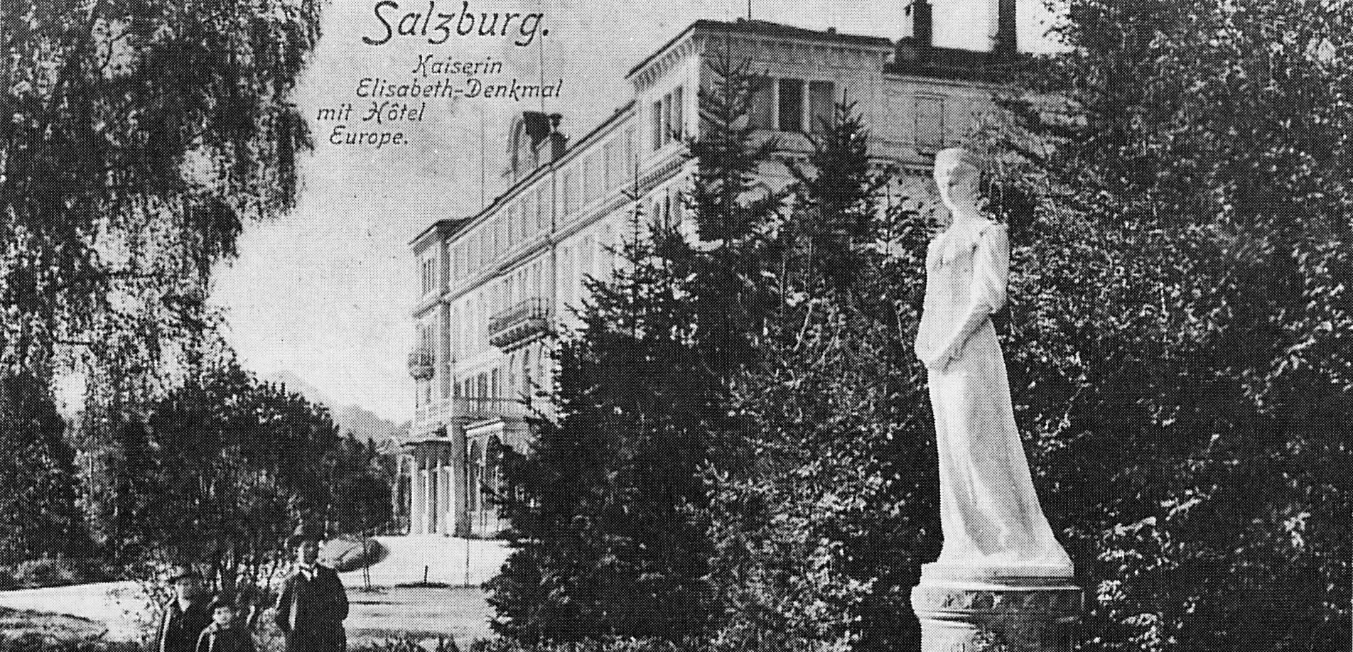 iserin-Elisabeth-Denkmals in Salzburg ca. 1905 im Garten des damaligen Luxushotels Hotel de l'Europe nahe dem Salzburger Hauptbahnhof. Das umliegende Stadtviertel erhielt später den Namen "Elisabeth-Vorstadt.