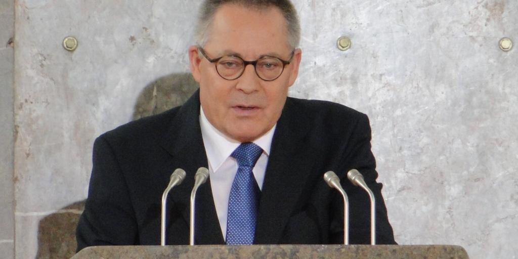  Karl Schlögel, Laudator zum „Friedenspreis des Deutschen Buchhandels“ 2009, in der Frankfurter Paulskirche