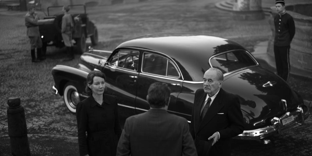 Filmstill aus VATERLAND mit Sandra Hüller und Hanns Zischler als Erika und Thomas Mann