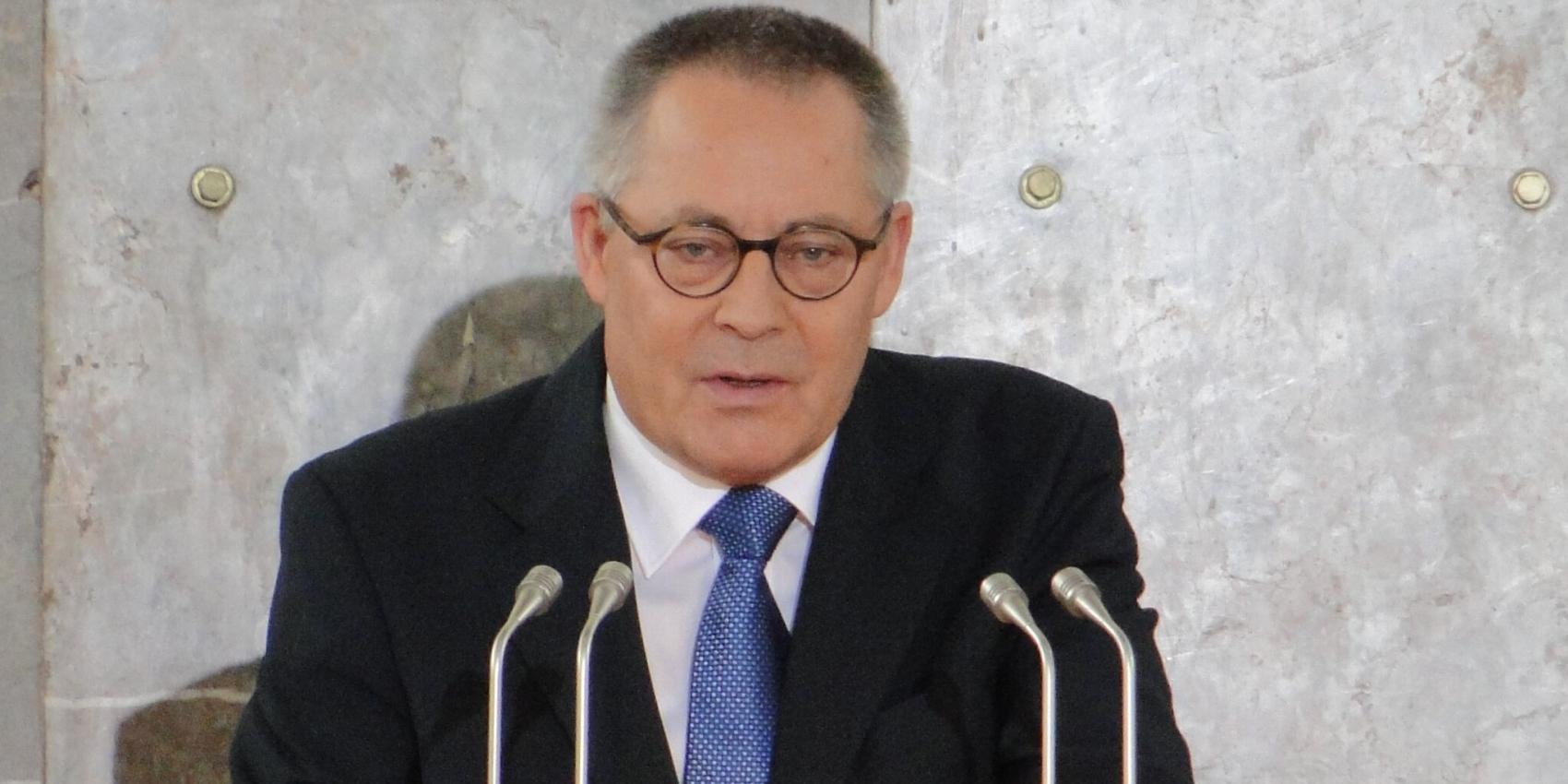  Karl Schlögel, Laudator zum „Friedenspreis des Deutschen Buchhandels“ 2009, in der Frankfurter Paulskirche