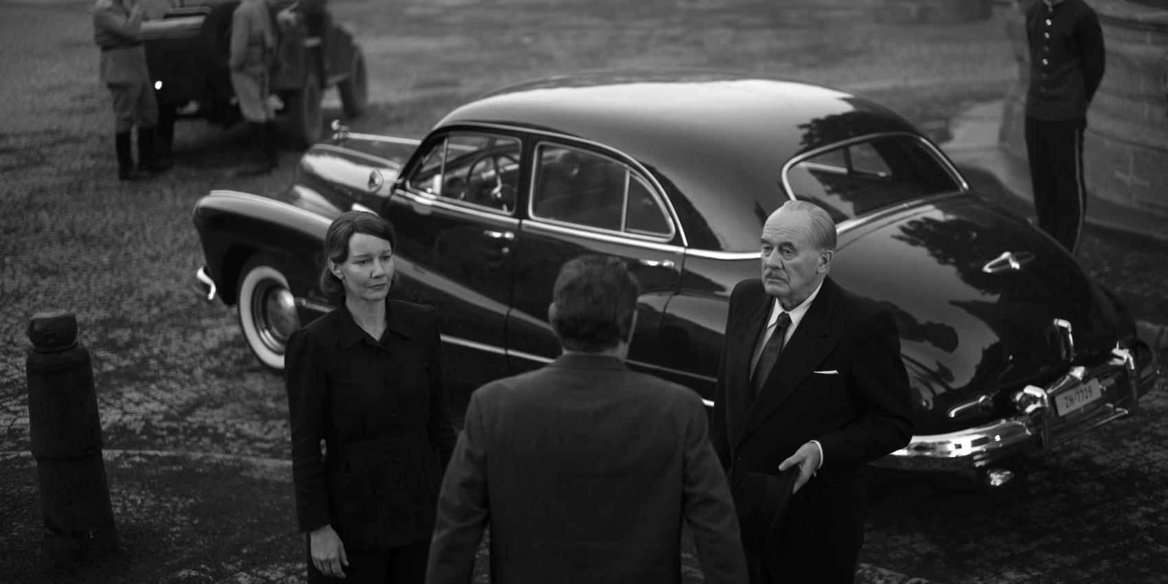 Filmstill aus VATERLAND mit Sandra Hüller und Hanns Zischler als Erika und Thomas Mann
