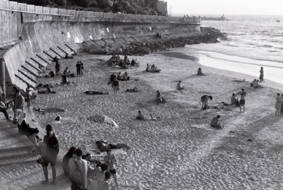 Jüdische und arabische Israelis am Strand von Jaffa