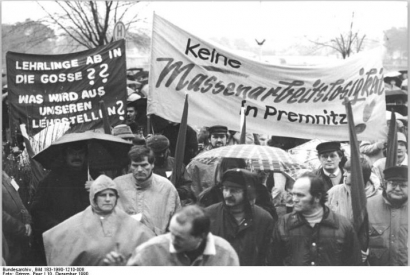 Premnitz, Protest vor dem Werk der Faser AG 