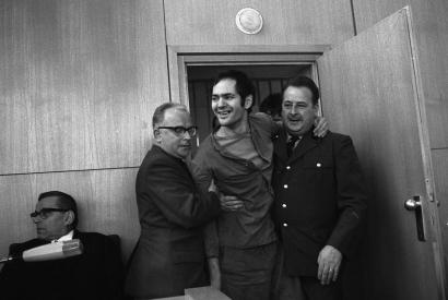 Andreas Baader wird in den Gerichtssaal gebracht, 14. Oktober 1968, © Peter Hillebrecht, picture alliance/AP Images