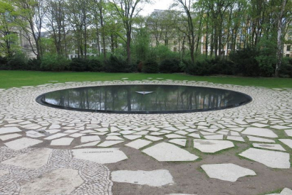 Foto vom Denkmal der Sinti und Roma in Berlin
