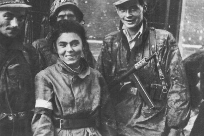Soldatinnen des Battalion Zóska am 2. September 1944